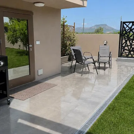 Domus Mirto Apartamento *